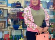 Dosen Cantik yang Viral : Pentingnya Sosial media di Era Digital