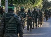 Tentara Israel Lari Ketakutan Dirudal Hamas