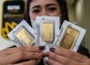 Harga Emas Antam Mengalami Penurunan Rp4.000