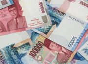 Rupiah hari ini ditutup menguat 0,31% atau 47,50 poin ke level Rp15.445 per dolar AS