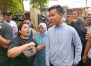 Kunjungi Pasar Rumput, Gibran Kaget, Harga Cabai Tembus Rp120.000 per Kilogram