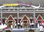 Presiden Joko Widodo dan Menteri Perhubungan Budi Karya Sumadi Resmikan Empat Terminal Baru