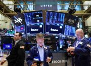 Wall Street Dibuka dengan Sentimen Koreksi Akibat Rencana Penurunan Suku Bunga