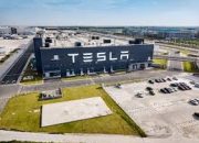 Dampak Krisis di Laut Merah, Tesla dan Volvo Hentikan Sementara Produksi