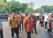 Temui Jokowi, Pimpinan MPR Serahkan Undangan Resmi Pelantikan Presiden dan Wapres