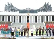 Bersama Ibu Negara, Jokowi Resmikan Istana Negara di IKN